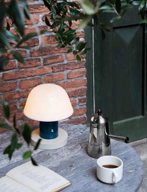 table lightMUSH TAGO 野蘑菇攜帶型充電/插電觸控桌燈WĒNDĀO